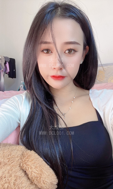 迎泽妩媚性感御姐