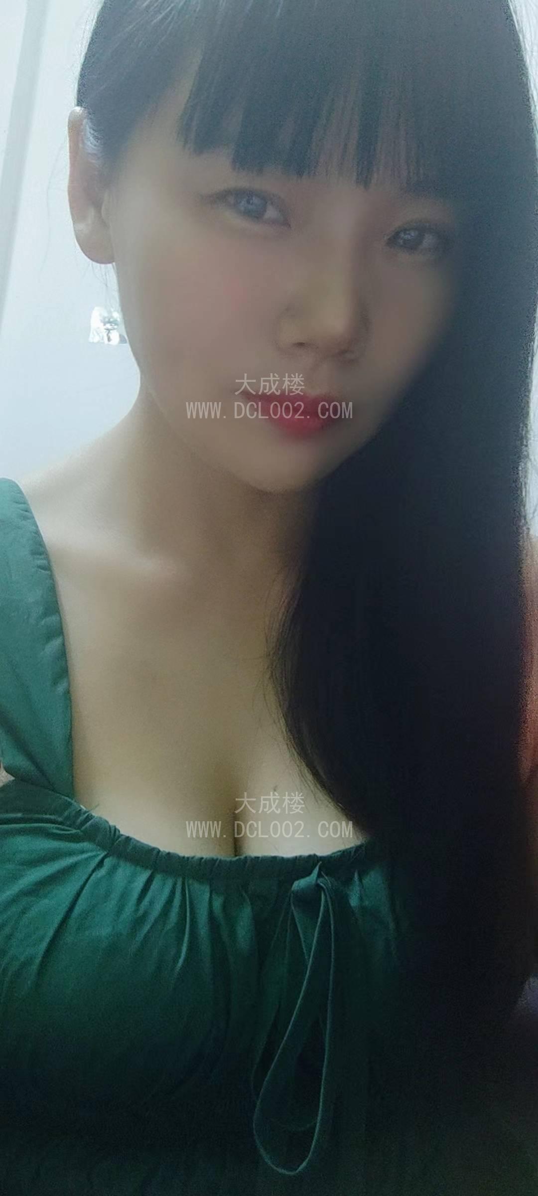 龙岗3张性价比巨乳小姐姐