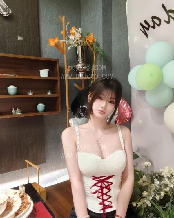 天河性感美乳小希