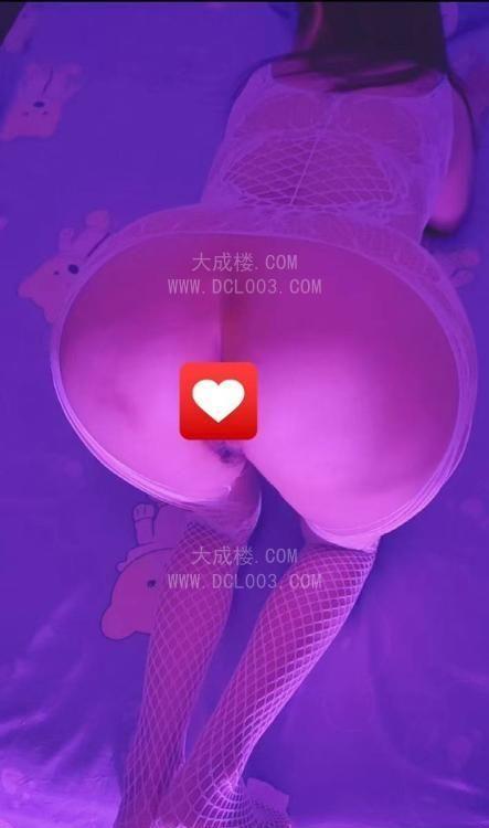 普陀D乳蜜桃臀风骚妹