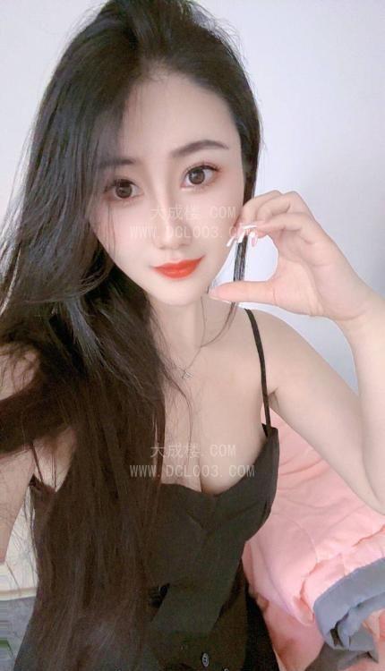龙岗舌吻胸模御姐