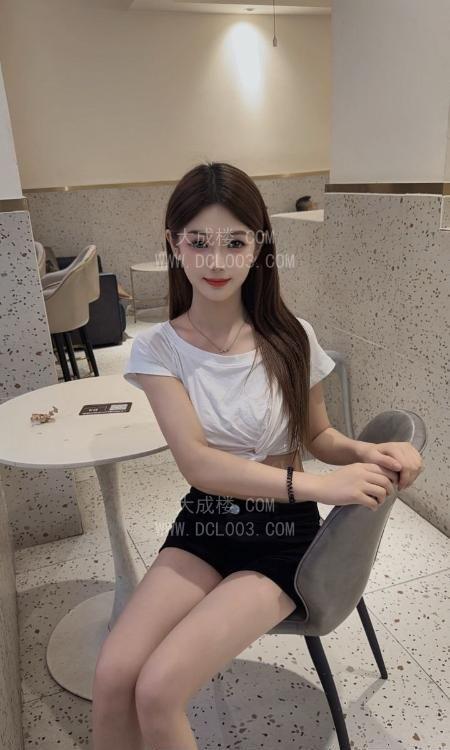 南山肤白貌美女友感嫩妹