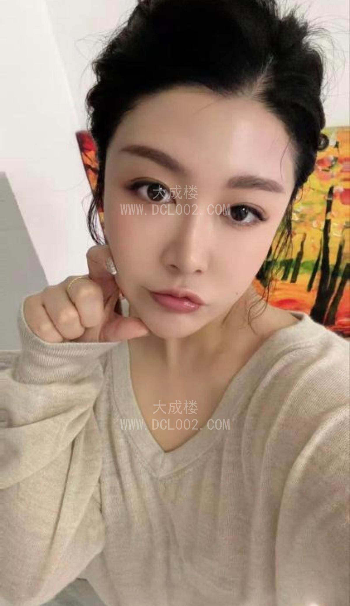 太原一字马颜值小姐姐