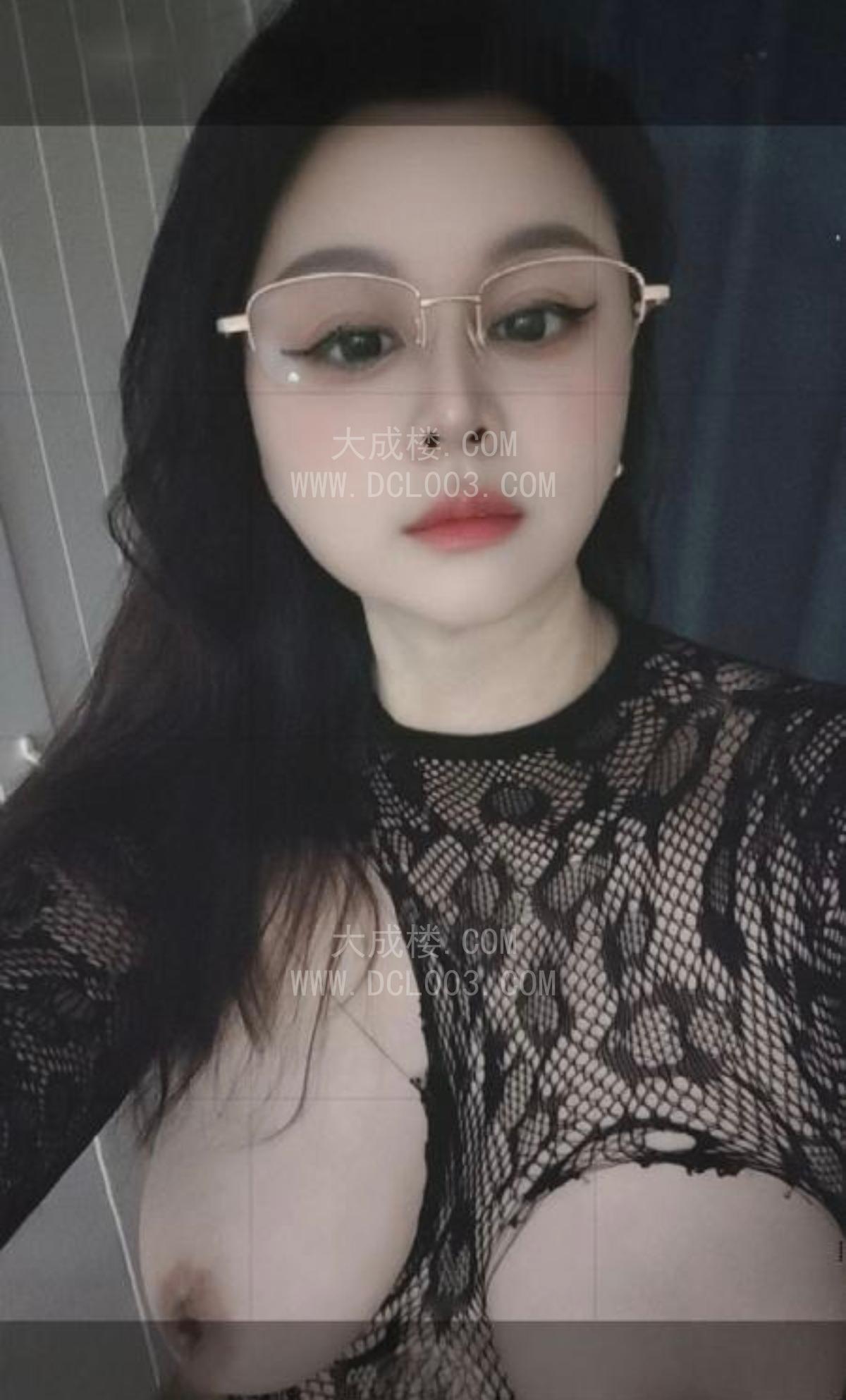 成都天府二街巨乳美羊羊