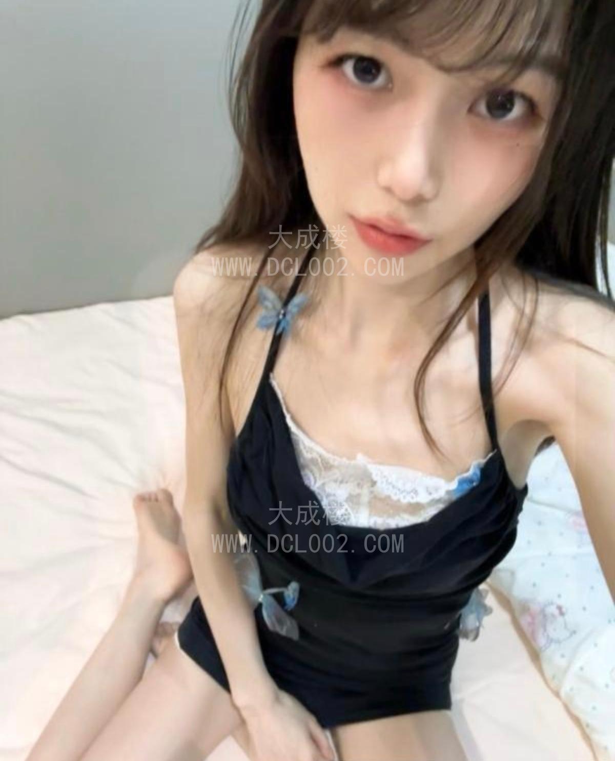 南山肤白貌美小萝莉