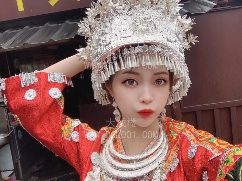 东城苗族女孩