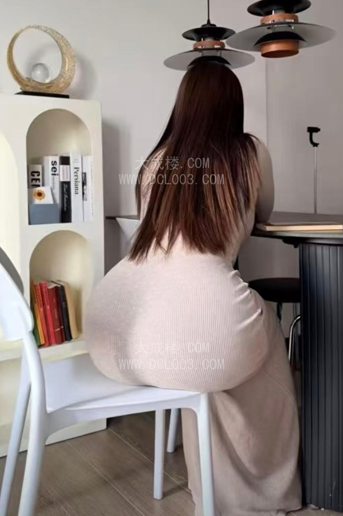 杭州余杭07大屁股嫩妹